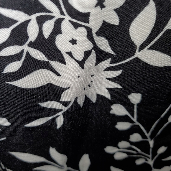 220 Hickory Black and White Skirt extra large - Picture 6 of 6